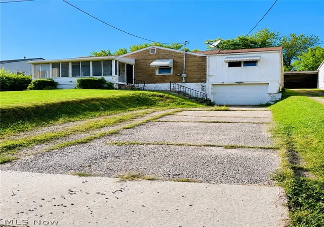 Photo 2 of Single family home for sale at 129 S Surry Rd, East Liverpool, OH 43920 | MLS# 5241165 | Listing updated on 2026-09-01
