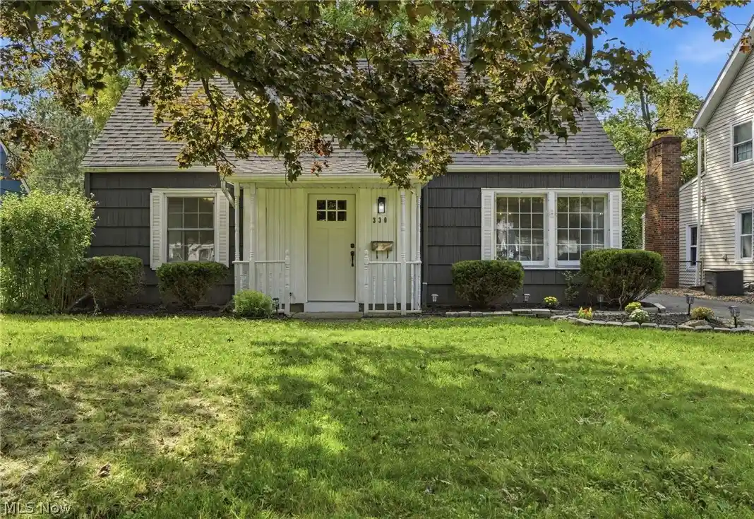 Single family home for sale at 330 Inwood Blvd, Avon Lake, OH 44012 | MLS# 5241245