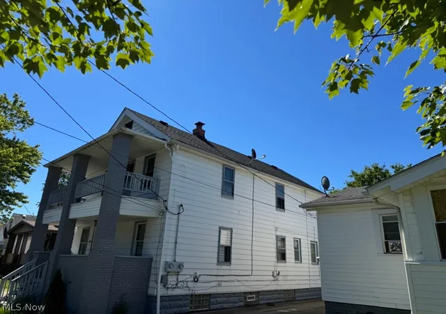 Listing Photo 5 - Condo for sale in building located at 20390 Westport Ave, Euclid, OH 44123