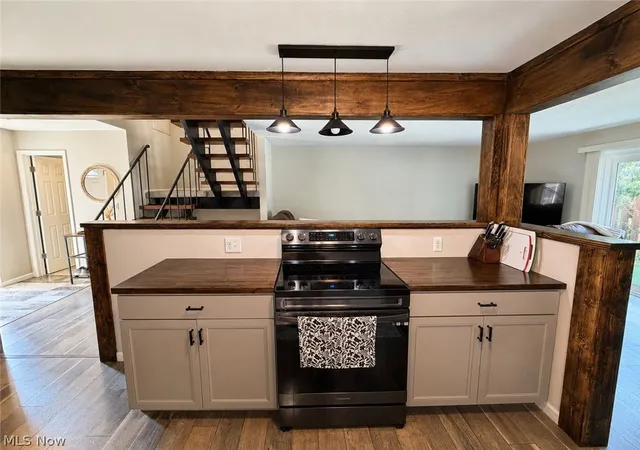 Photo 2 of Condo for sale at 9274 Willow Ln, Olmsted Falls, OH 44138 | MLS# 5240524 | Listing updated on 2026-09-28