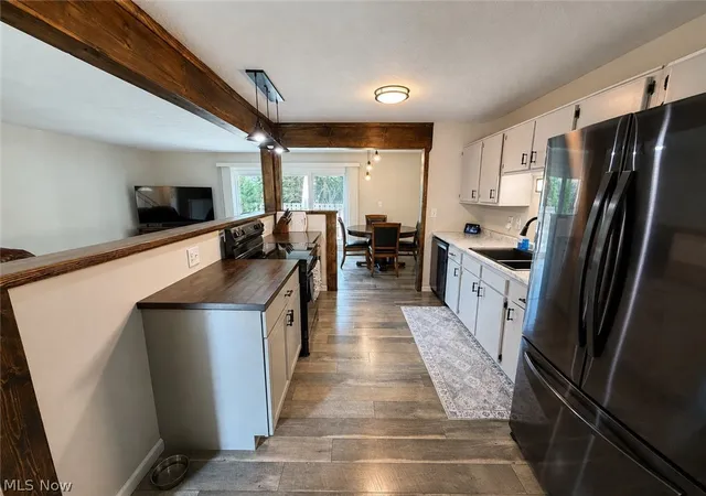 Photo 3 of Condo for sale at 9274 Willow Ln, Olmsted Falls, OH 44138 | MLS# 5240524 | Listing updated on 2026-09-28