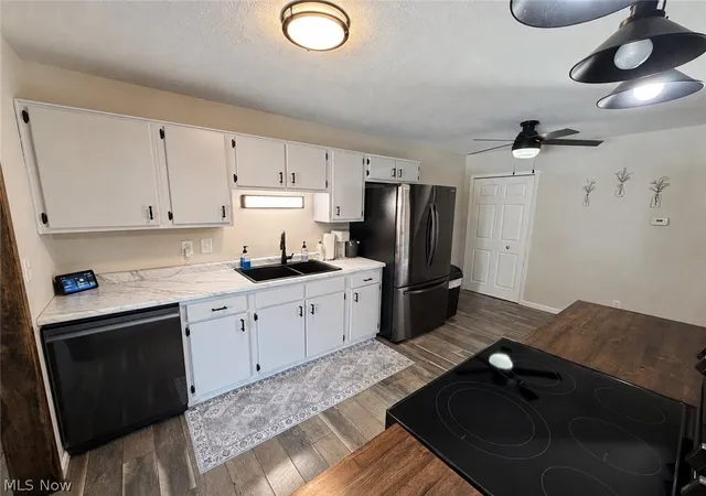 Listing Photo 4 - Condo for sale in building located at 9274 Willow Ln, Olmsted Falls, OH 80643