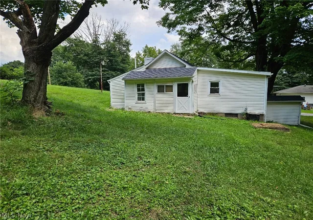 Photo 1 of Sale Pending at 3331 Varley Ave Sw, Canton, OH 44706 | MLS# 5241366 | Listing updated on 2026-09-15
