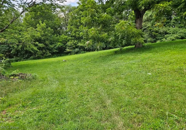 Photo 2 of Sale Pending at 3331 Varley Ave Sw, Canton, OH 44706 | MLS# 5241366 | Listing updated on 2026-09-15