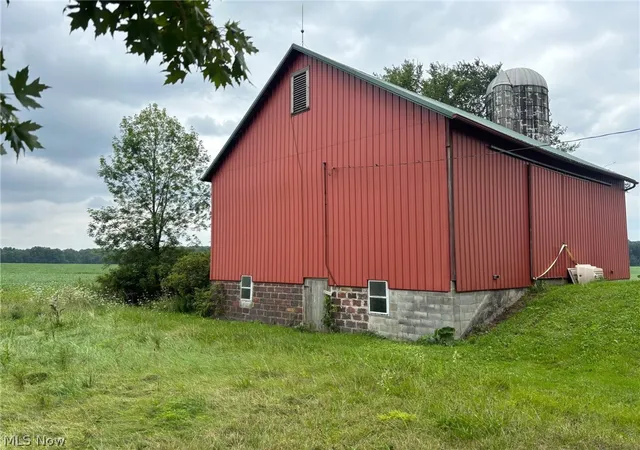 Photo 3 of Sale Pending at 21815 Courtney Rd, Alliance, OH 44601 | MLS# 5241378 | Listing updated on 2026-09-16