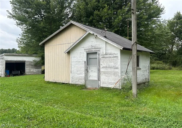 Photo 3 of Sale Pending at 21815 Courtney Rd, Alliance, OH 44601 | MLS# 5241378 | Listing updated on 2026-09-16
