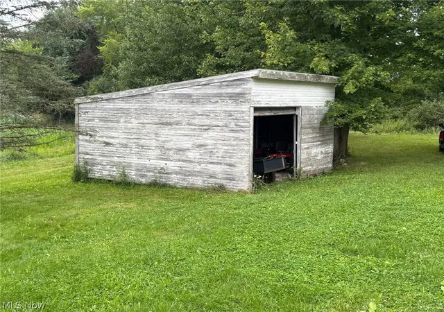 Photo 4 of Sale Pending at 21815 Courtney Rd, Alliance, OH 44601 | MLS# 5241378 | Listing updated on 2026-09-16