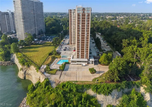 Listing Photo 2 - Condo for sale in building located at 12900 Lake Ave, Lakewood, OH 44107 - Unit #1418