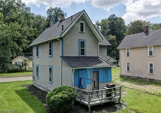 Photo 4 of Single family home for sale at 1126 Tremont Ave SE, Massillon, OH 44646 | MLS# 5241400 | Listing updated on 2026-09-01