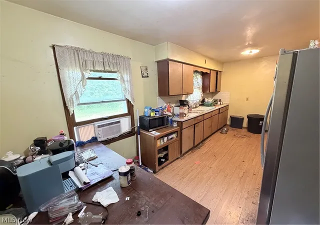 Photo 2 of Single family home for sale at 673 Rhoda Ave, Youngstown, OH 44509 | MLS# 5241424 | Listing updated on 2026-09-01