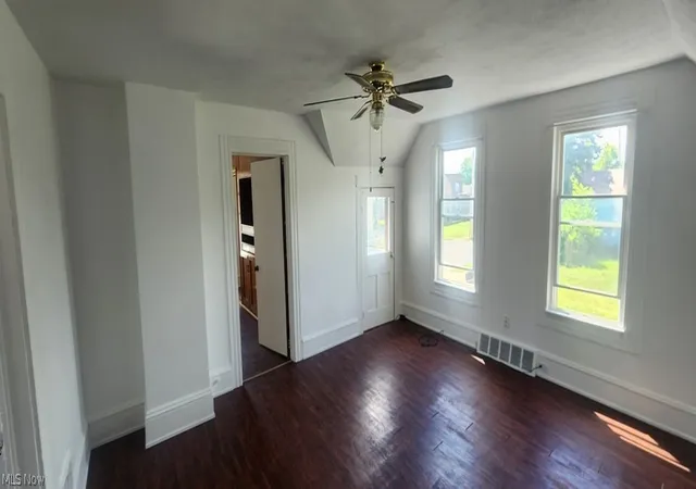 Listing Photo 3 - Condo for sale in building located at 3222 W 46th St, Cleveland, OH 44102