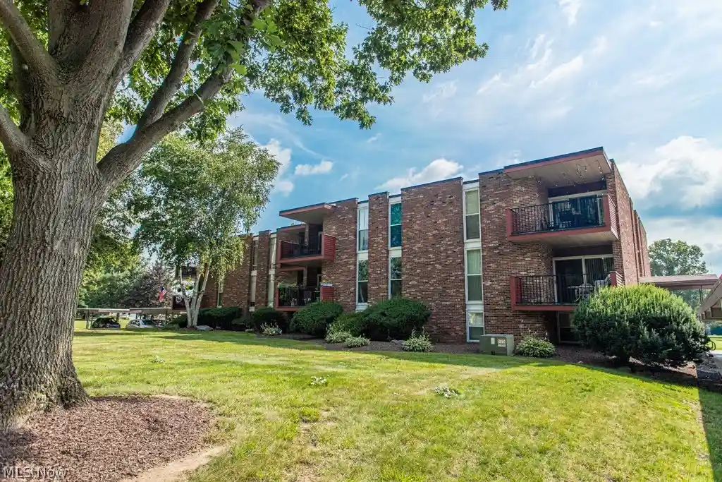 Photo 1 of Condo for sale at 2540 N River Rd Ne #C12, Warren, OH 44483 | MLS# 5241393 | Listing updated on 2026-10-14