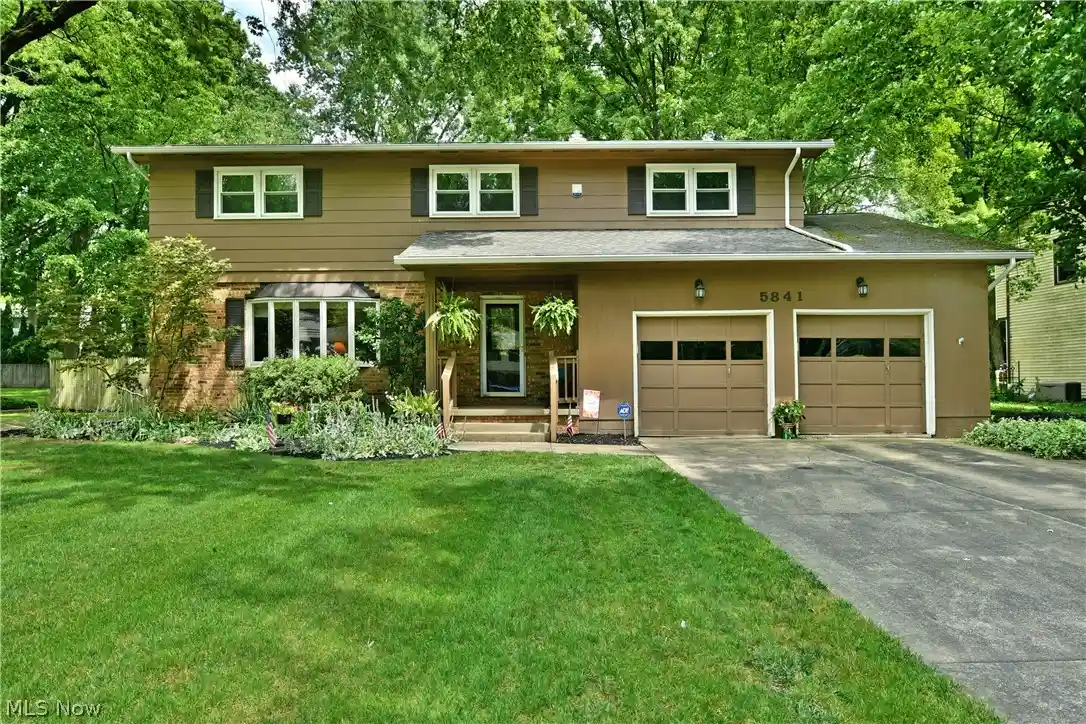 Photo 1 of Single family home for sale at 5841 Sampson Dr, Girard, OH 44420 | MLS# 5241078 | Listing updated on 2026-10-16
