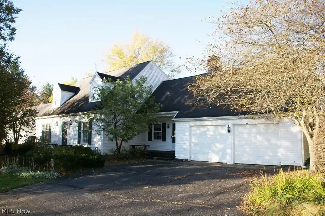 Single family home for sale at 71 Maple Hl Dr, Chagrin Falls, OH 44022 | MLS# 5241928