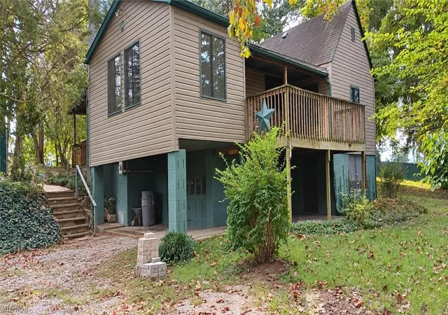 Photo 1 of Single family home for sale at 2008 18th Avenue, Parkersburg, WV 26101 | MLS# 5240510 | Listing updated on 2026-10-01