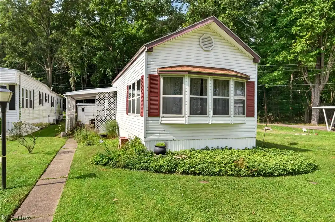 Photo 1 of Single family home for sale at 1219 Pasadena Blvd Nw, North Canton, OH 44720 | MLS# 5242135 | Listing updated on 2026-10-21