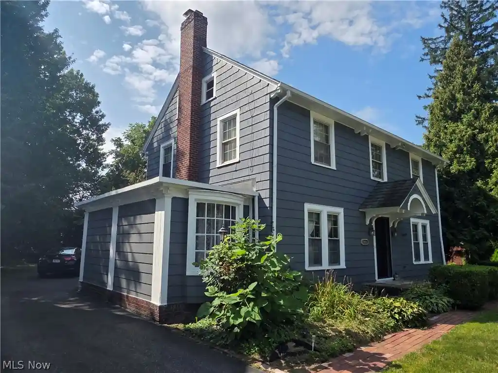 Photo 1 of Single family home for sale at 3064 Crescent Dr Ne, Warren, OH 44483 | MLS# 5242247 | Listing updated on 2026-10-20