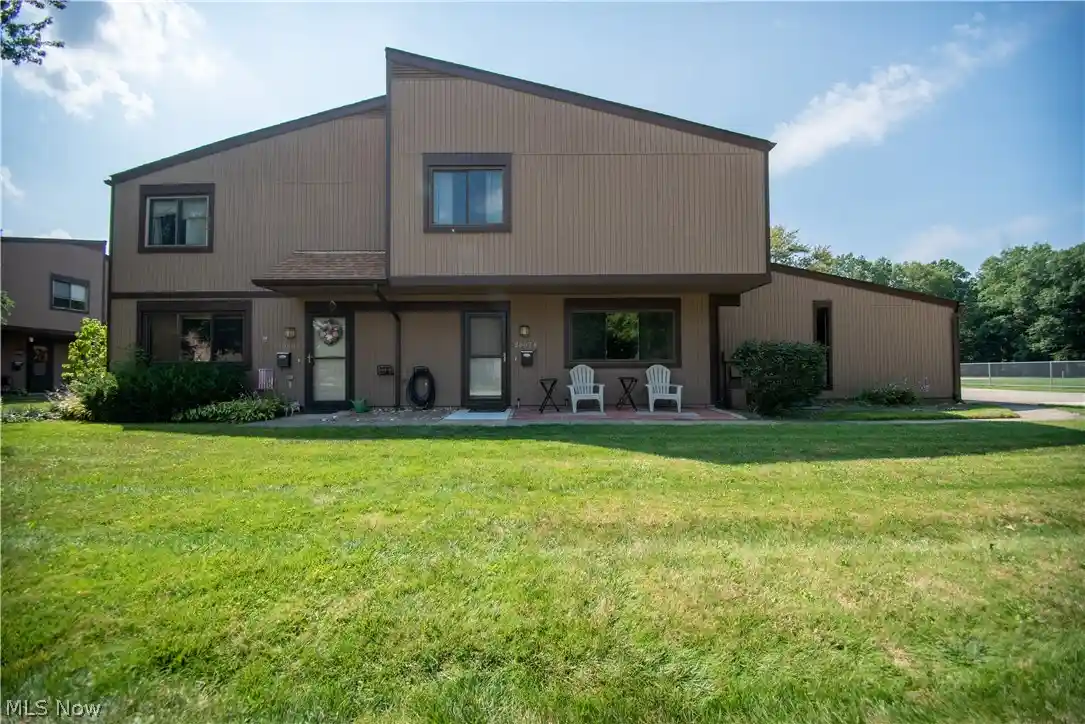 Condo for sale at 26674 Lake Of The Fls Blvd, Olmsted Falls, OH 44138 | MLS# 5240297