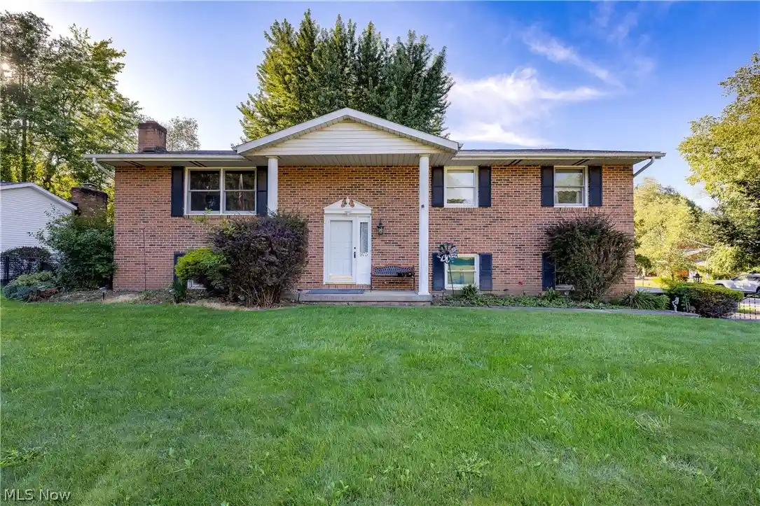 Photo 1 of Single family home for sale at 975 Norwich Ave Nw, Massillon, OH 44646 | MLS# 5242162 | Listing updated on 2026-10-28