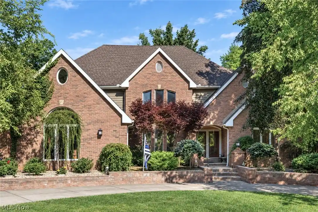 Photo 1 of Single family home for sale at 1226 Emerald Crk Dr, Broadview Heights, OH 44147 | MLS# 5241407 | Listing updated on 2026-10-27