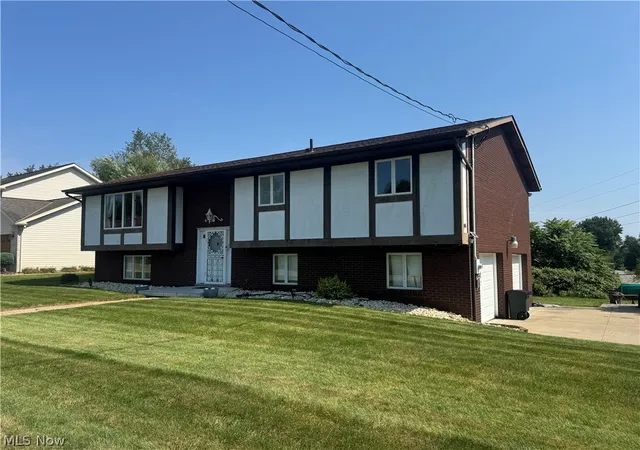 Photo 1 of Single family home for sale at 232 Eleanor St, Mingo Junction, OH 43938 | MLS# 5241958 | Listing updated on 2026-10-08