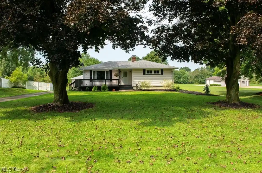 Photo 1 of Single family home for sale at 1575 Niles Cortland Rd Ne, Warren, OH 44484 | MLS# 5242540 | Listing updated on 2026-10-18