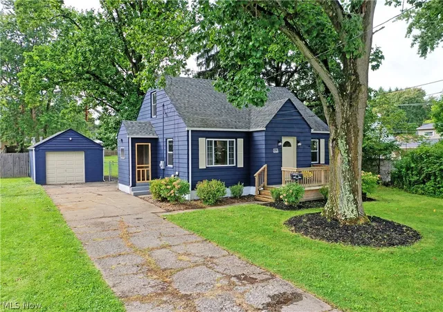 Photo 1 of Single family home for sale at 5172 5th Street, Youngstown, OH 44514 | MLS# 5242918 | Listing updated on 2026-10-10