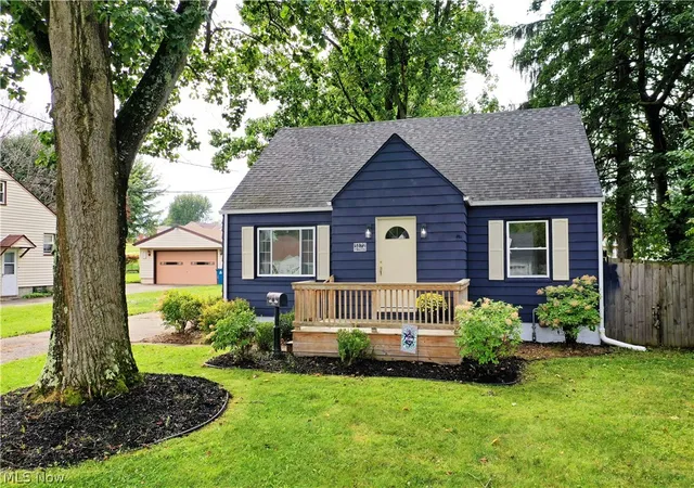 Photo 3 of Single family home for sale at 5172 5th Street, Youngstown, OH 44514 | MLS# 5242918 | Listing updated on 2026-10-10