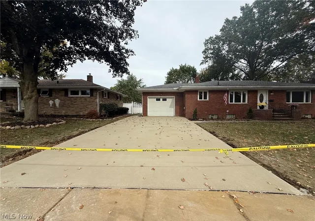 Single family home for sale at 127 Alameda Ave, Cuyahoga Falls, OH 44221 | MLS# 5243685