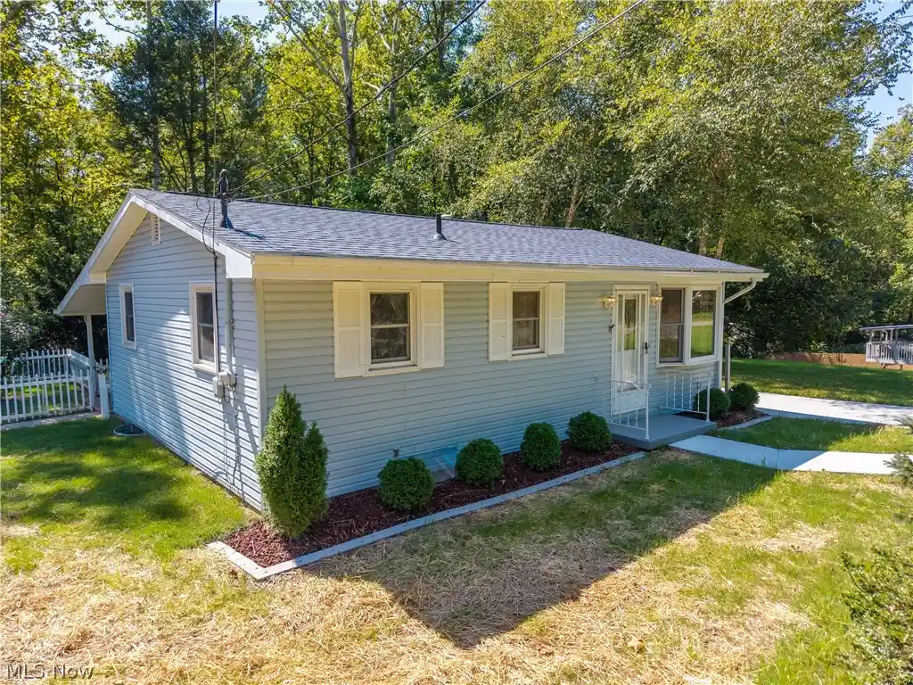 Single family home for sale at 1038 Hadley Ln, Marietta, OH 45750 | MLS# 5243698