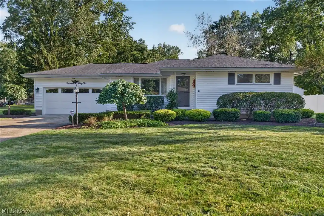 Photo 1 of Single family home for sale at 1931 Dodge Dr Nw, Warren, OH 44485 | MLS# 5243340 | Listing updated on 2026-10-19
