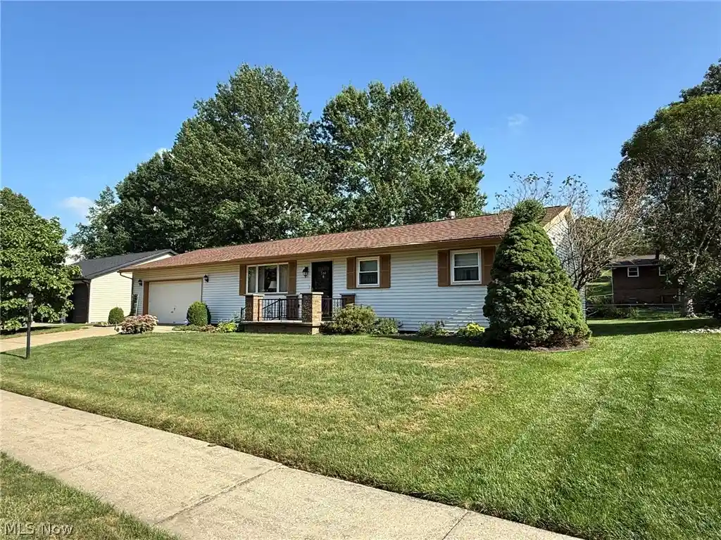 Single family home for sale at 544 Stratton Ave SW, New Philadelphia, OH 44663 | MLS# 5243951