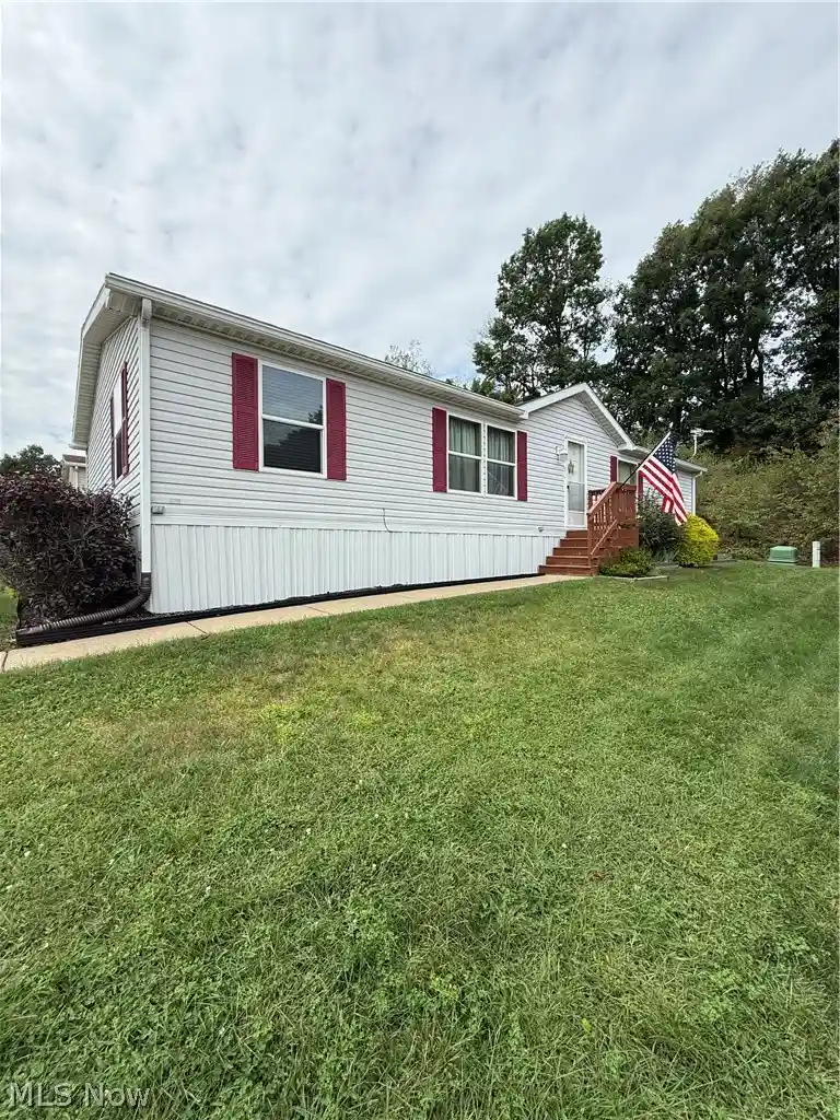 Photo 1 of Single family home for sale at 14980 Sprucevale Rd #305, East Liverpool, OH 43920 | MLS# 5244073 | Listing updated on 2026-10-17