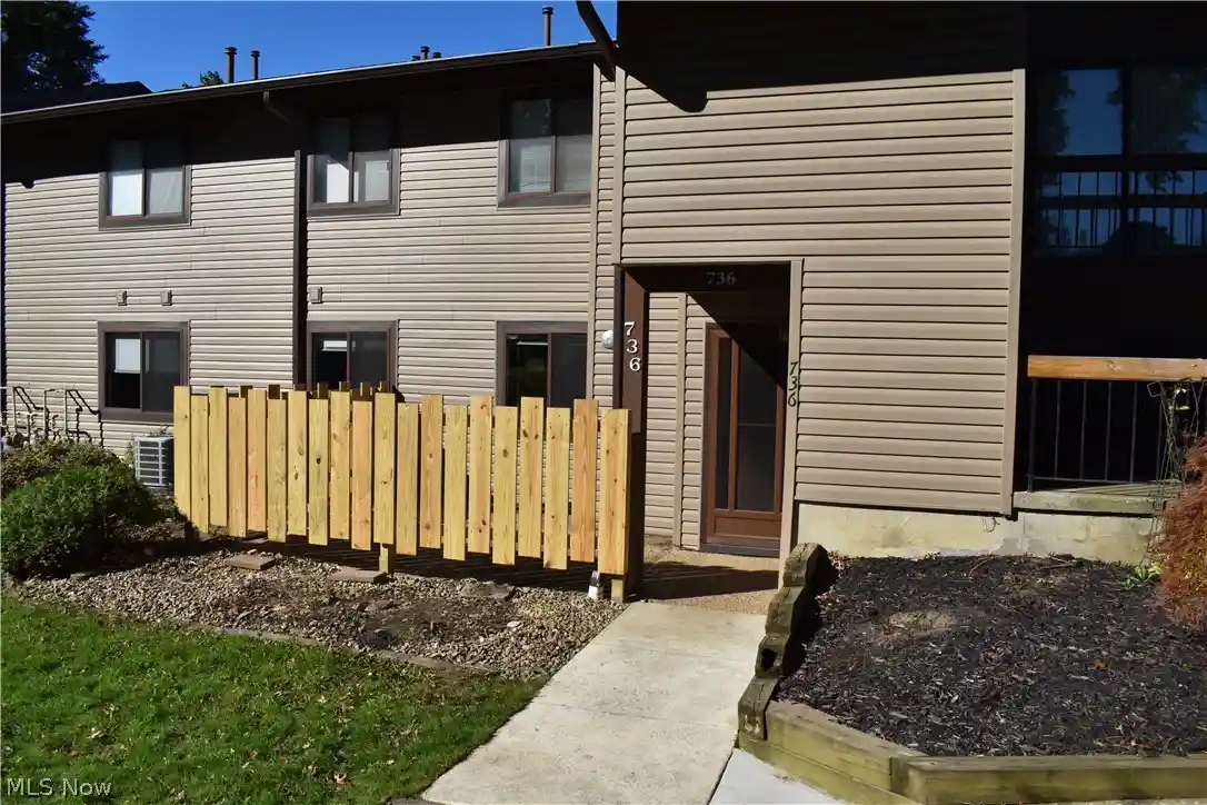 Photo 1 of Condo for sale at 736 Kirkwall Dr, Copley, OH 44321 | MLS# 5244069 | Listing updated on 2026-10-28