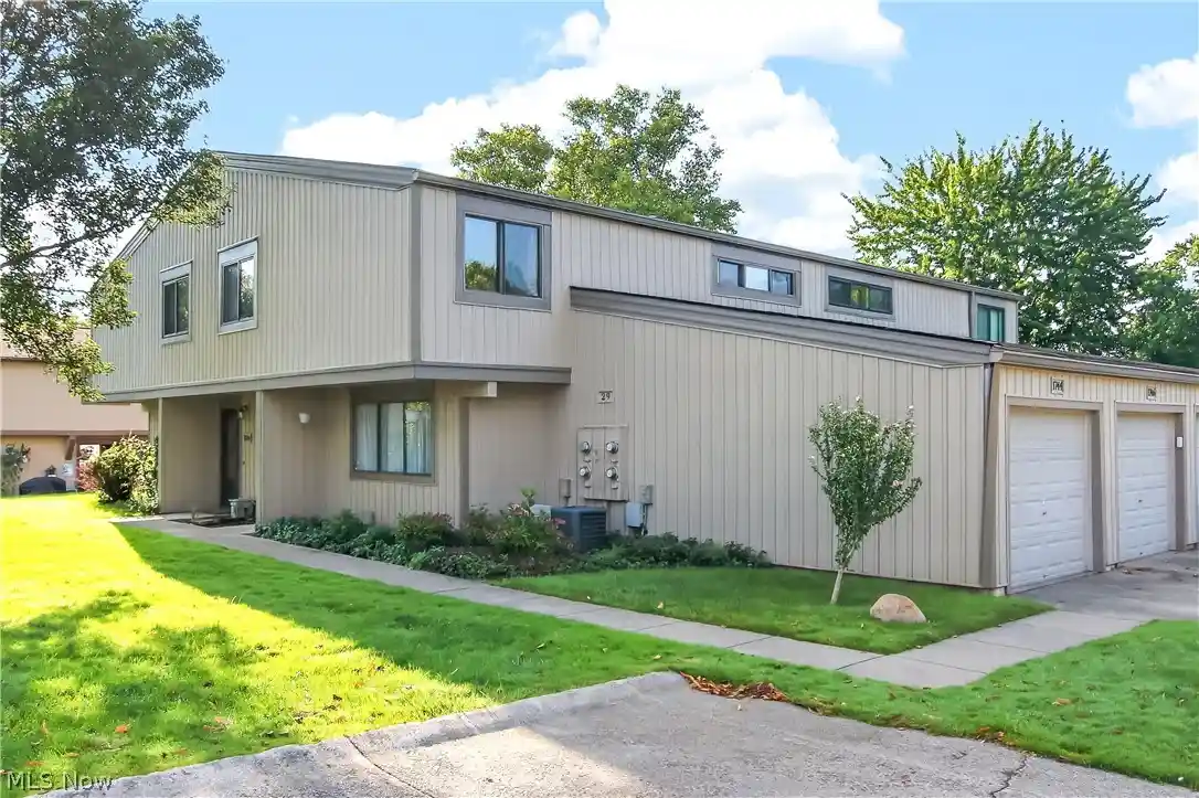 Photo 1 of Condo for sale at 11746 Harbour Light Dr, North Royalton, OH 44133 | MLS# 5243842 | Listing updated on 2026-10-29