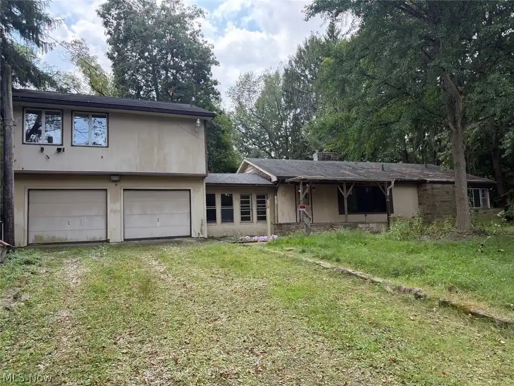 Photo 1 of Single family home for sale at 1700 Holly Dr, Kent, OH 44240 | MLS# 5244221 | Listing updated on 2026-10-17