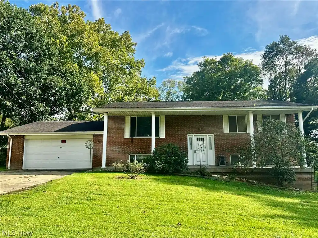 Photo 1 of Single family home for sale at 112 Berry Ln, Marietta, OH 45750 | MLS# 5243627 | Listing updated on 2026-10-21
