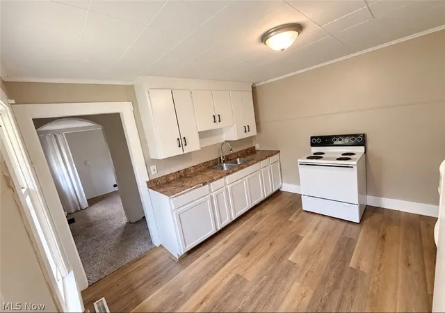 Photo 3 of Single family home for sale at 1331 Race St, Zanesville, OH 43701 | MLS# 5244540 | Listing updated on 2026-09-14