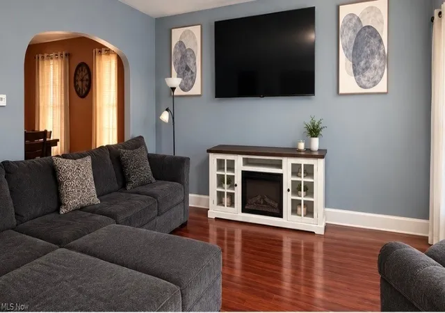Photo 1 of Sale Pending at 3930 Poe Ave, Cleveland, OH 44109 | MLS# 5244563 | Listing updated on 2026-10-03