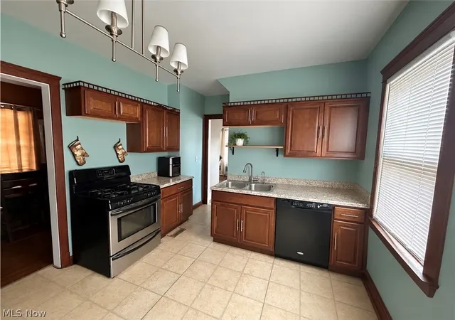 Photo 2 of Sale Pending at 3930 Poe Ave, Cleveland, OH 44109 | MLS# 5244563 | Listing updated on 2026-10-03