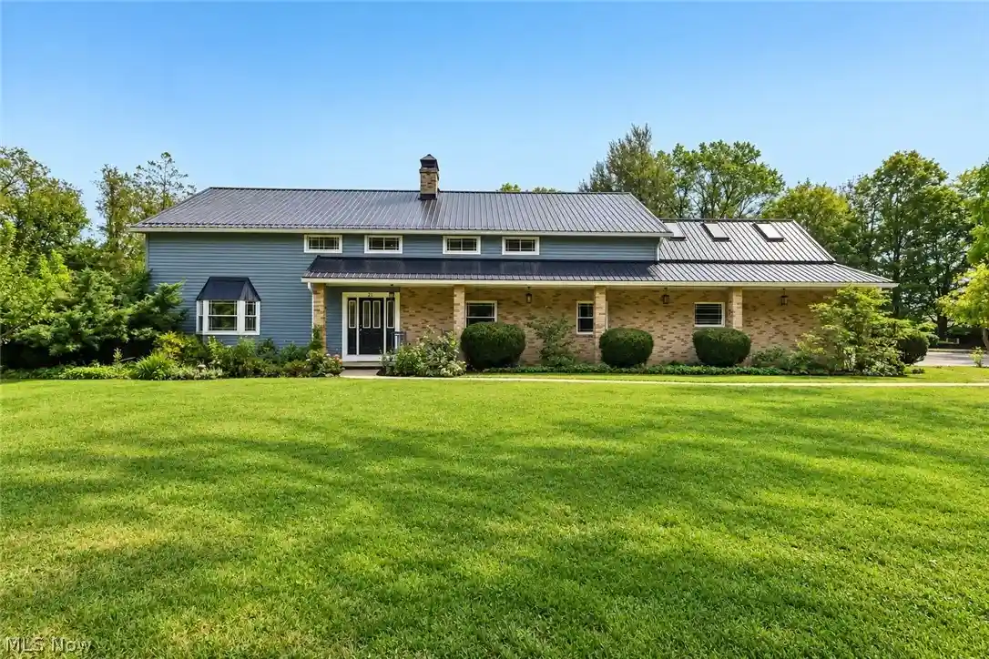 Photo 1 of Single family home for sale at 21 Harmony Hills Dr, Akron, OH 44321 | MLS# 5243330 | Listing updated on 2026-10-22