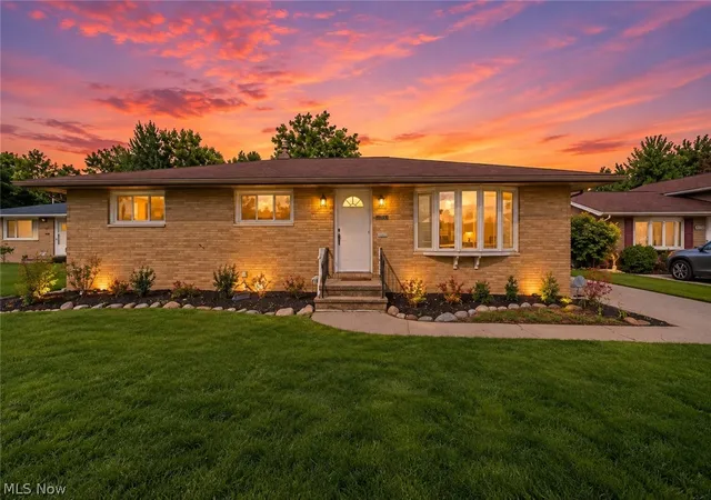 Photo 1 of Single family home for sale at 11254 Gordon Dr, Cleveland, OH 44130 | MLS# 5242910 | Listing updated on 2026-10-29