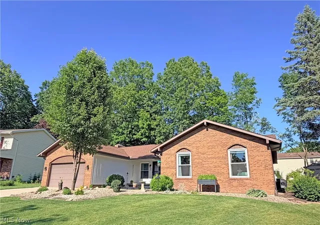 Photo 1 of Sale Pending at 1043 Reedy Dr, Wadsworth, OH 44281 | MLS# 5244886 | Listing updated on 2026-09-21