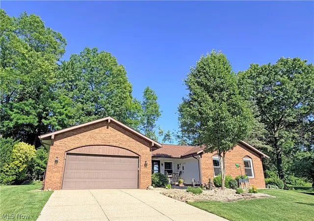 Photo 2 of Sale Pending at 1043 Reedy Dr, Wadsworth, OH 44281 | MLS# 5244886 | Listing updated on 2026-09-21