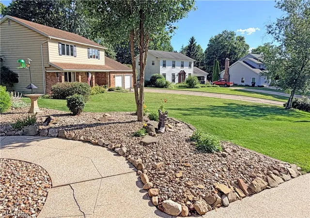 Sale Pending at 1043 Reedy Dr, Wadsworth, OH 44281 | MLS# 5244886 | Listing updated on 2026-09-21