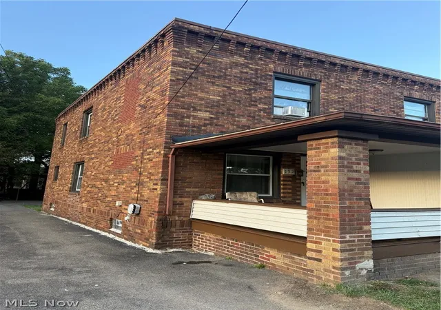 Photo 2 of Multi family home for sale at 152 Benita Ave, Youngstown, OH 44505 | MLS# 5244954 | Listing updated on 2026-09-15