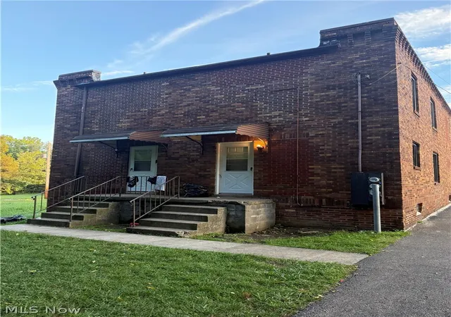 Photo 3 of Multi family home for sale at 152 Benita Ave, Youngstown, OH 44505 | MLS# 5244954 | Listing updated on 2026-09-15