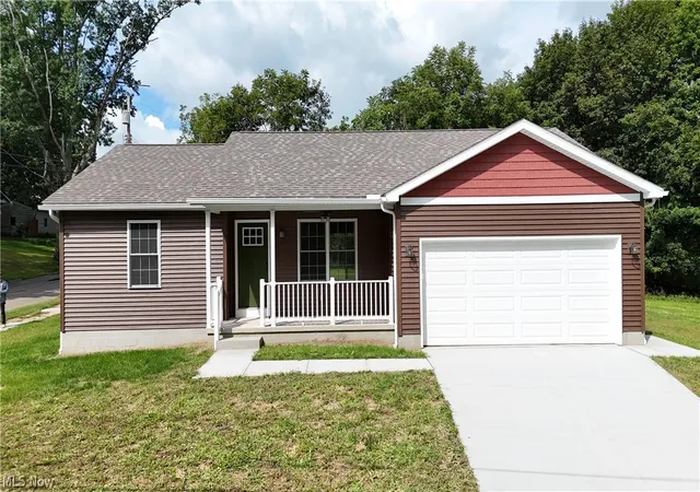 Photo 1 of Sale Pending at 43 Narcissa Ave, Struthers, OH 44471 | MLS# 5220251 | Listing updated on 2026-10-08