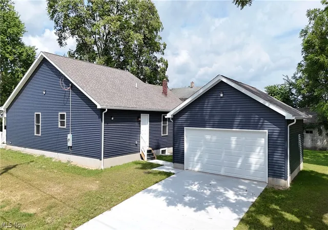 Photo 2 of Sale Pending at 78 Prospect St, Struthers, OH 44471 | MLS# 5221841 | Listing updated on 2026-10-06