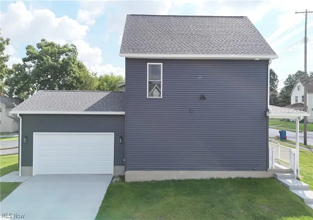 Photo 2 of Sale Pending at 165 Sexton St, Struthers, OH 44471 | MLS# 5222206 | Listing updated on 2026-10-06